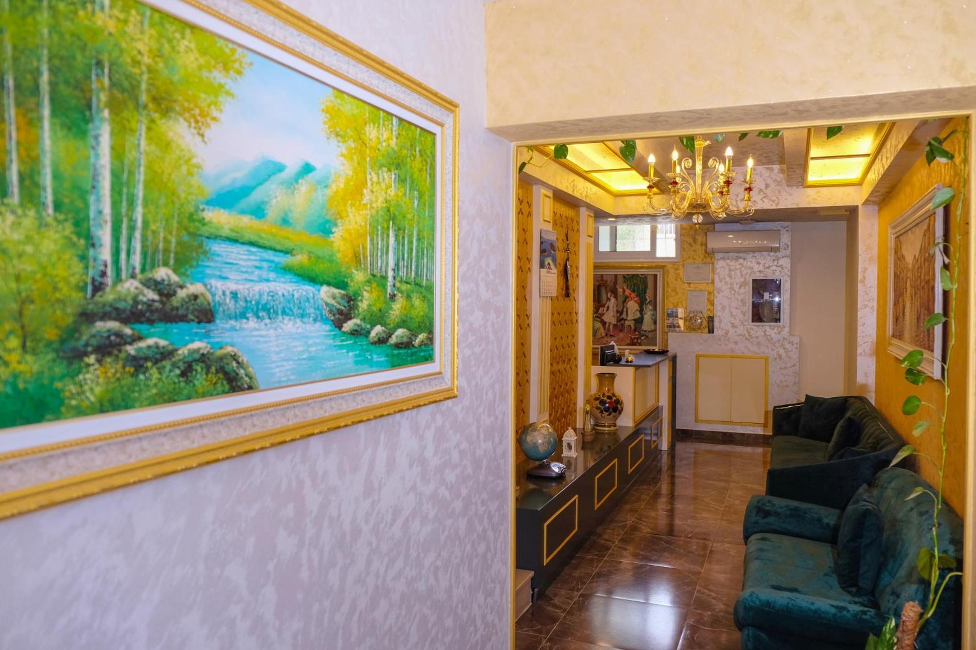 Laid Hotel Vlore Exterior photo