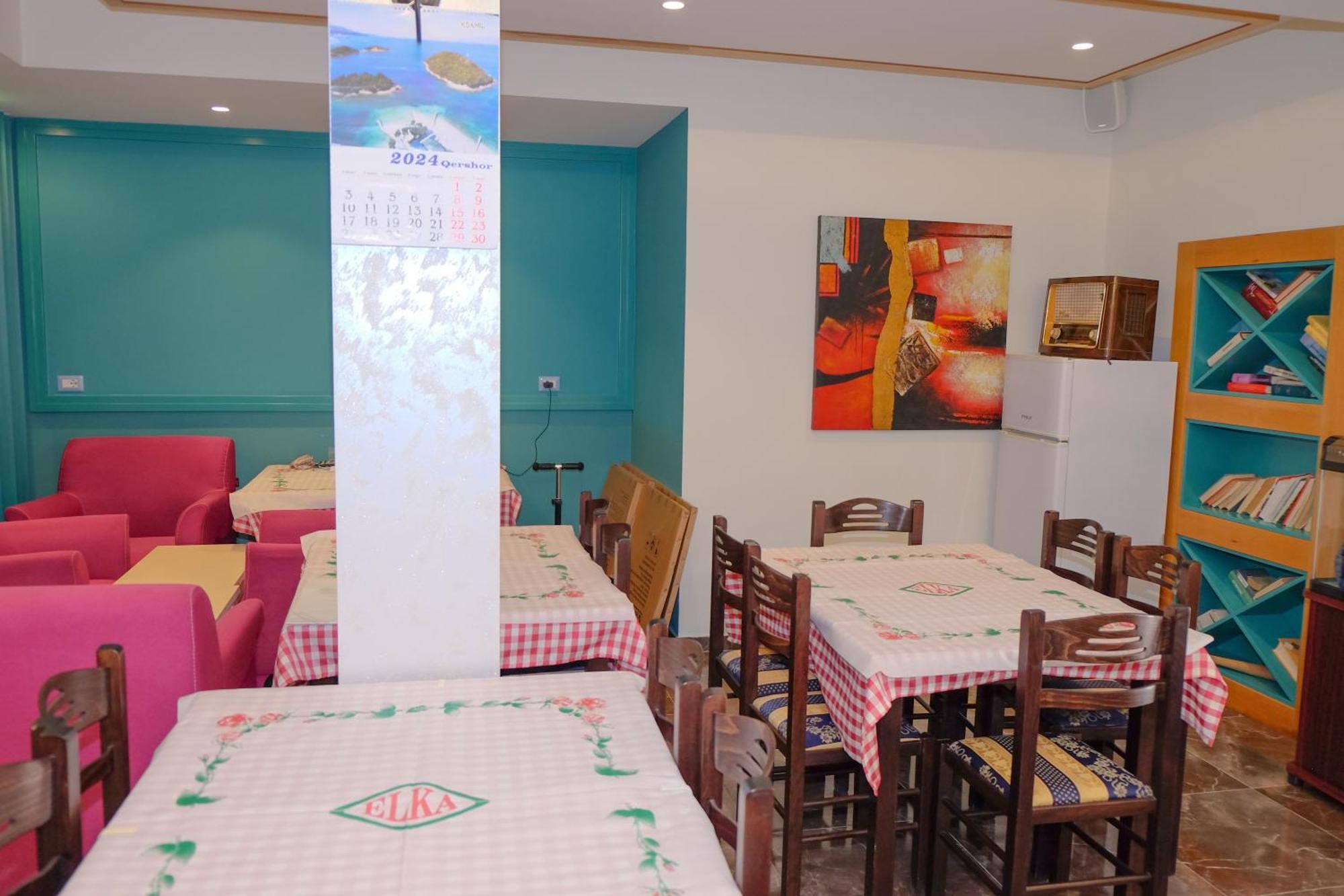Laid Hotel Vlore Exterior photo