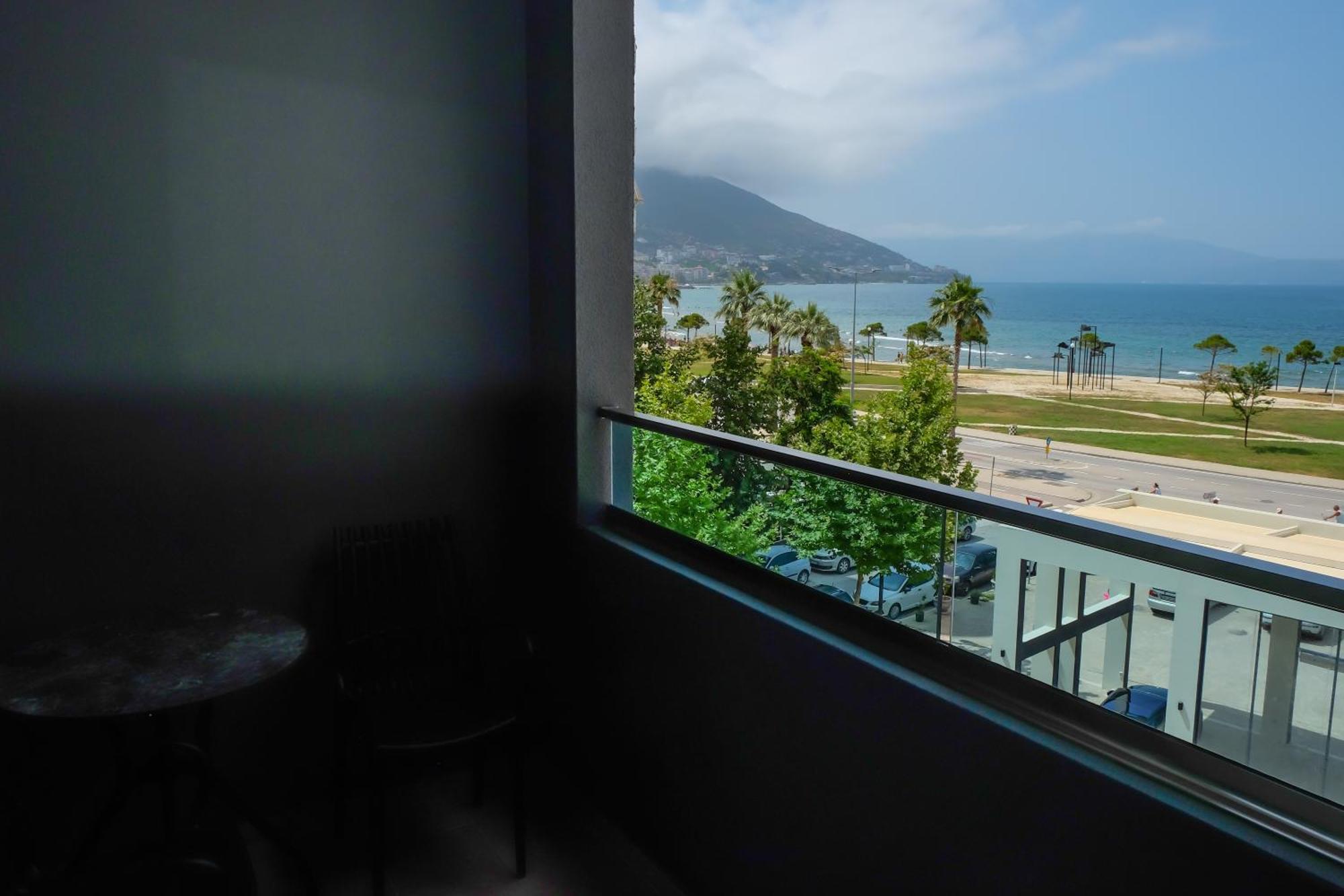 Laid Hotel Vlore Exterior photo