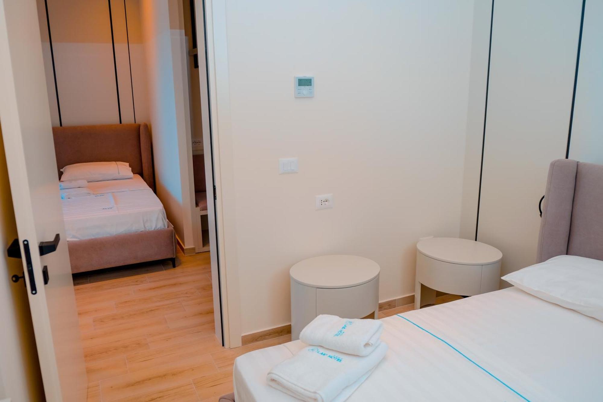 Laid Hotel Vlore Exterior photo