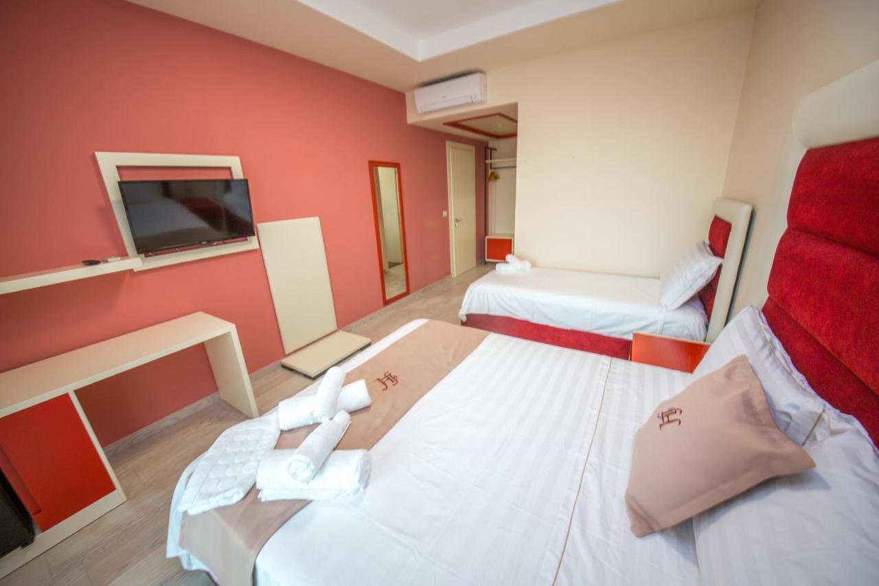 Laid Hotel Vlore Exterior photo