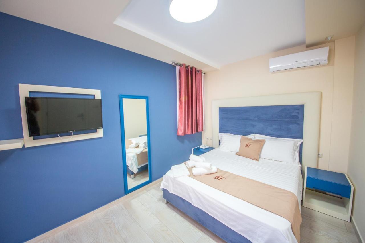 Laid Hotel Vlore Exterior photo