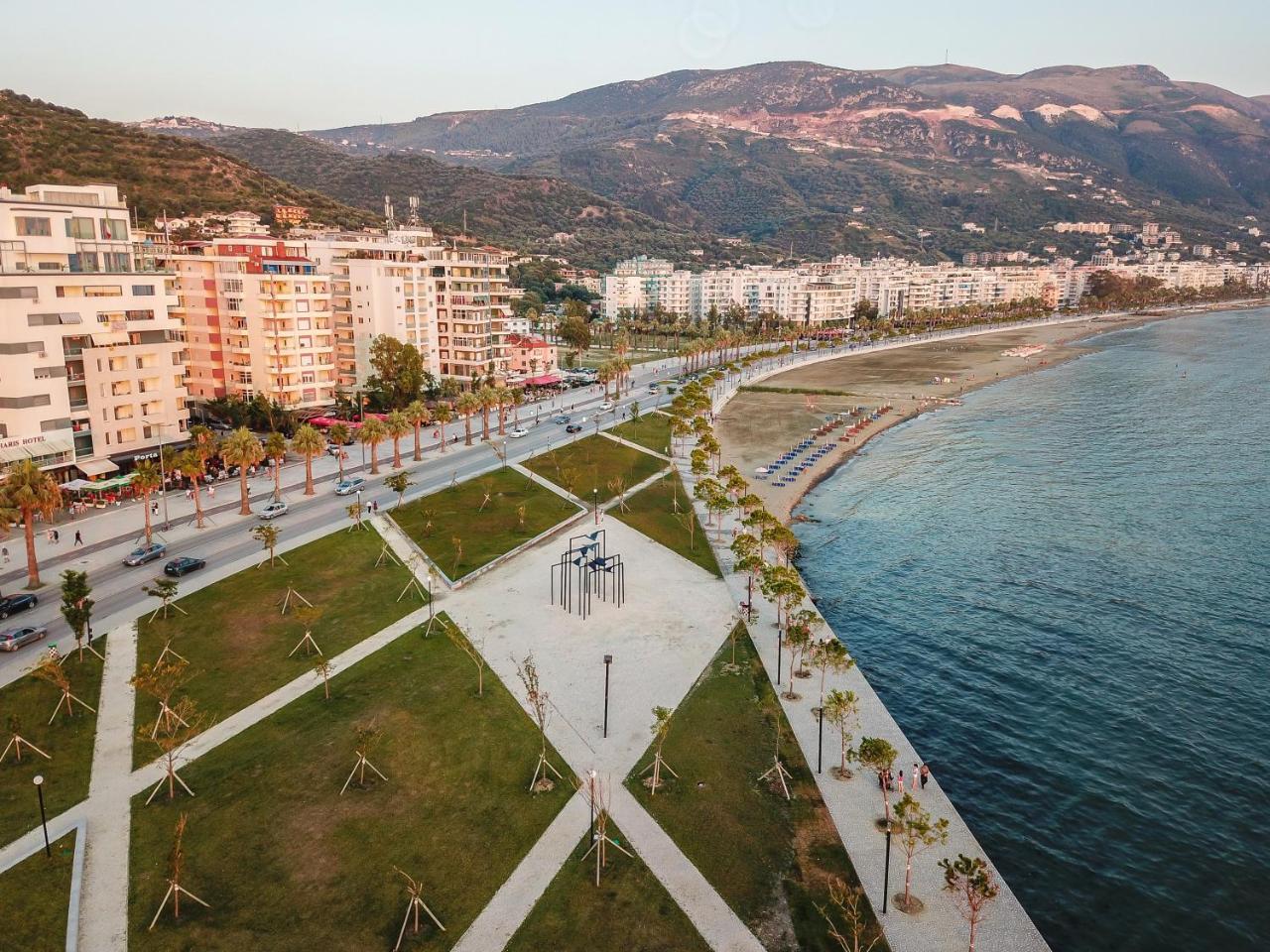 Laid Hotel Vlore Exterior photo