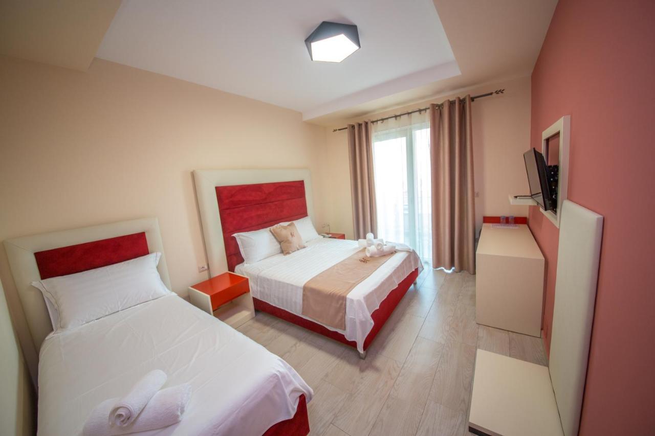 Laid Hotel Vlore Exterior photo