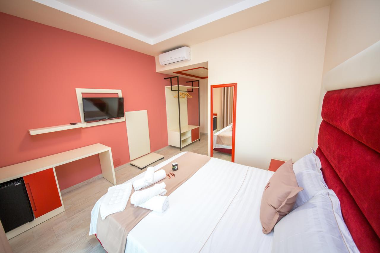 Laid Hotel Vlore Exterior photo