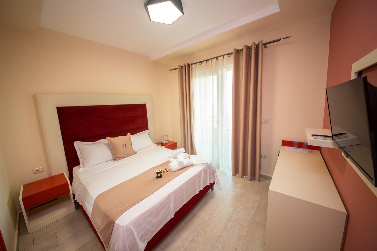 Laid Hotel Vlore Exterior photo